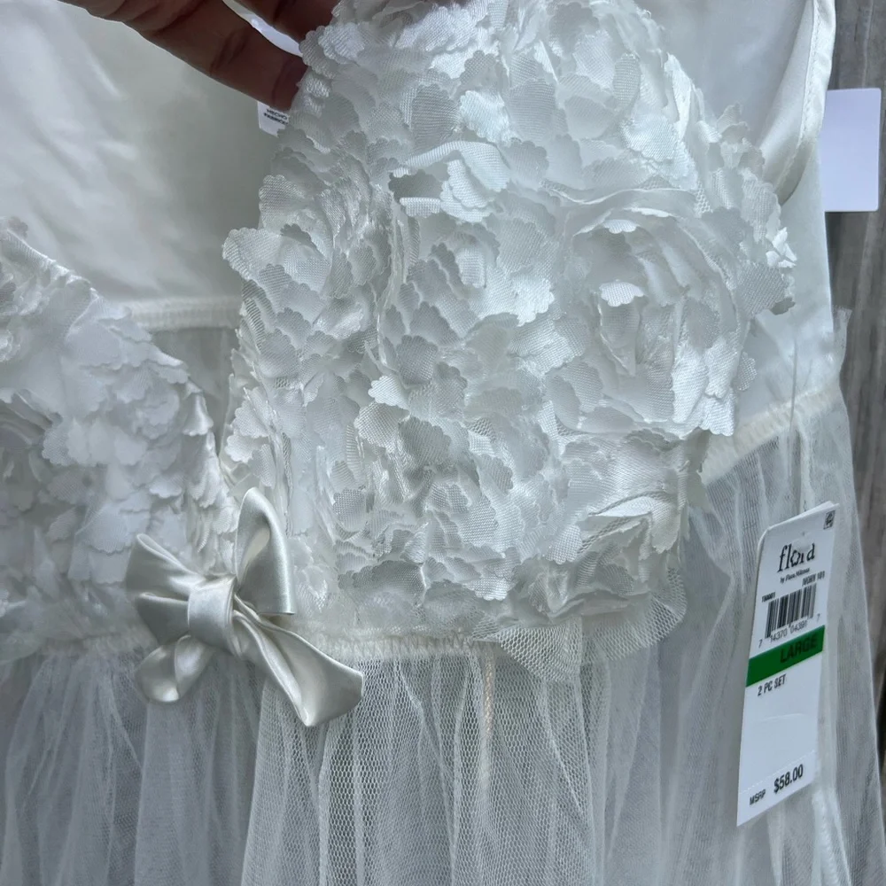 FLORES Ivory Babydoll Nightgown with underwear Women’s Large NWT NEW